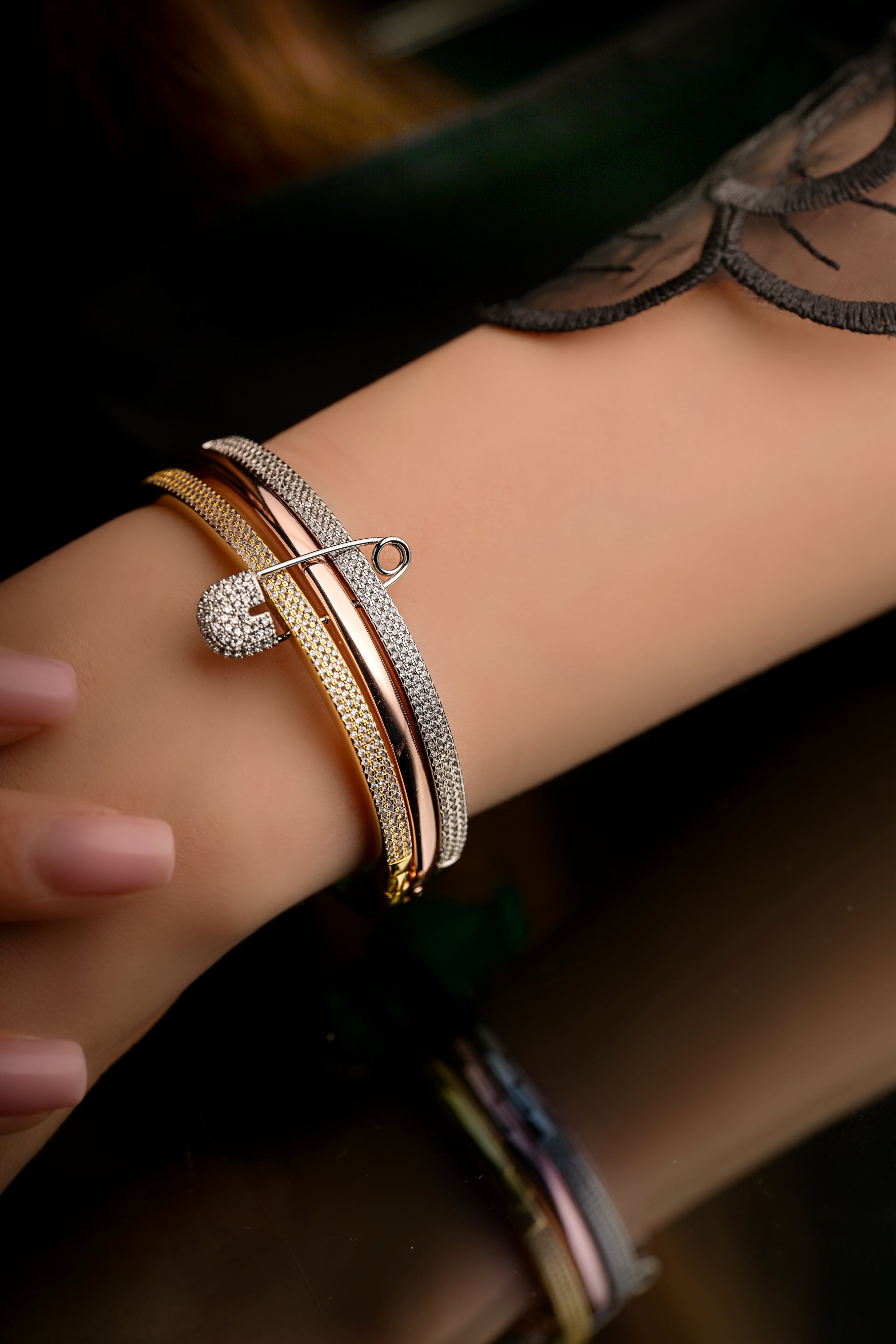 Bangle and ring clipper