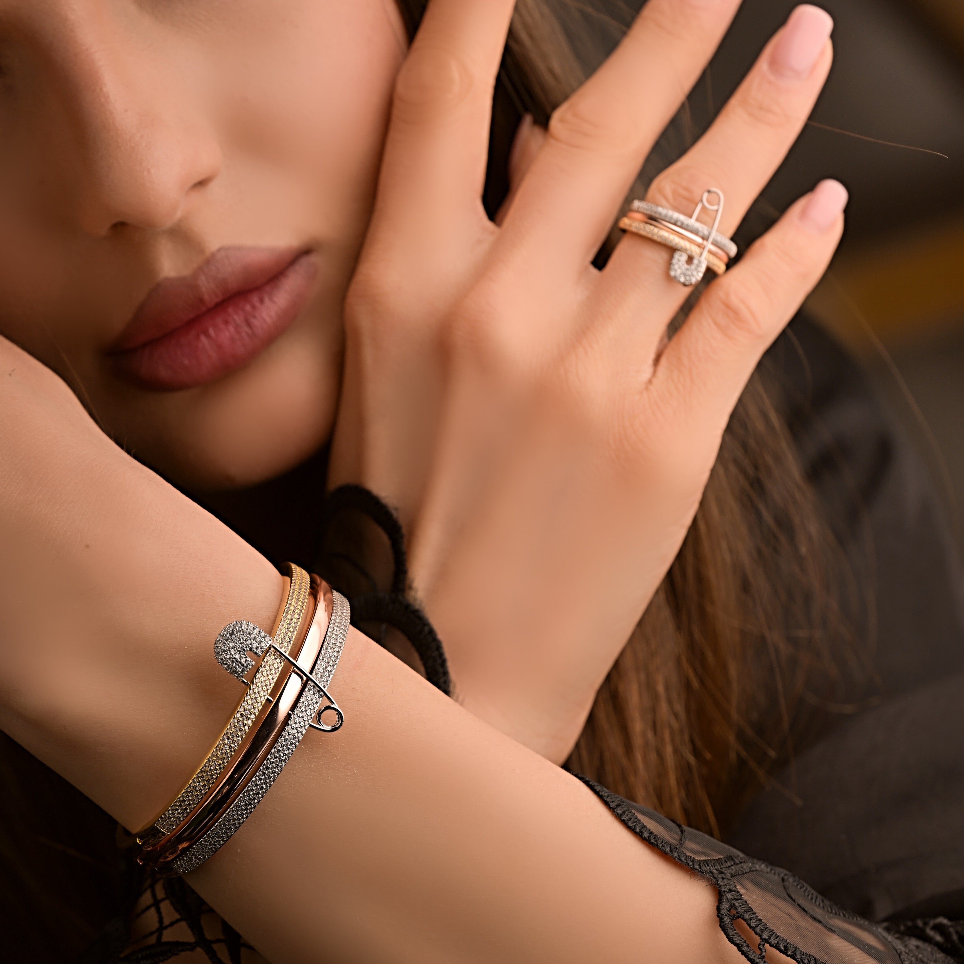 Bangle and ring clipper