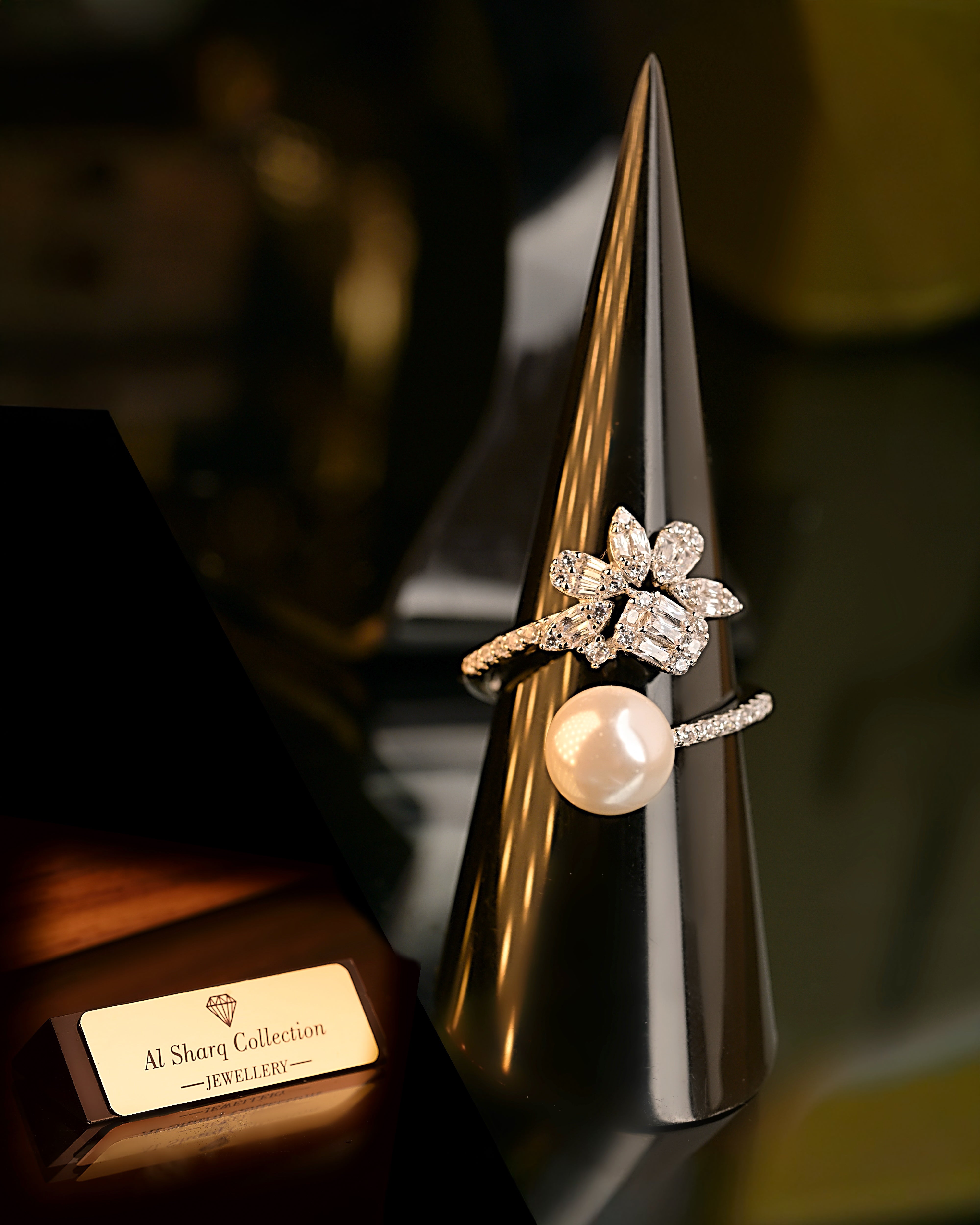 Modern lulu Ring