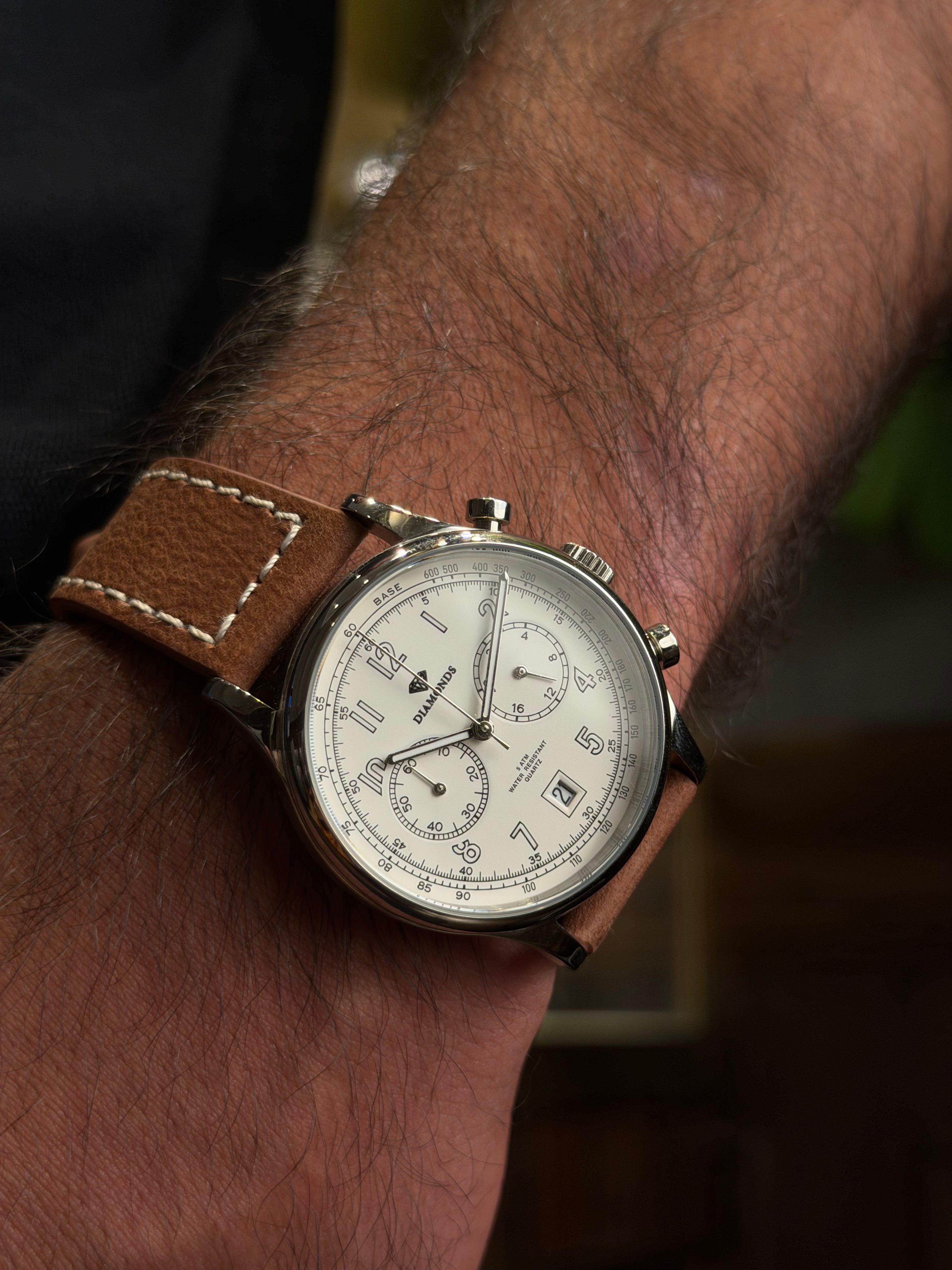 CLASSIC WHITE DIAL