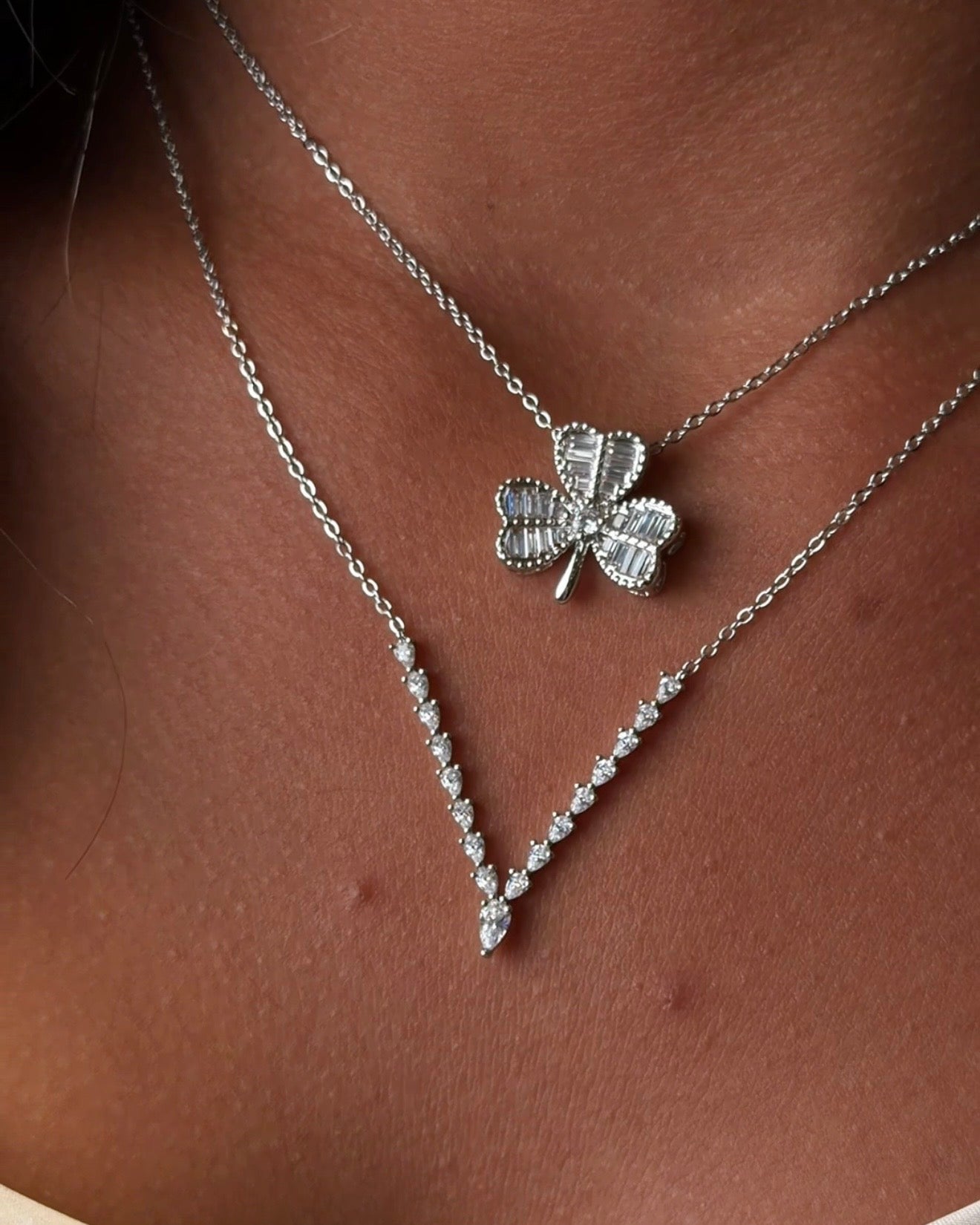 Flower - V Necklace