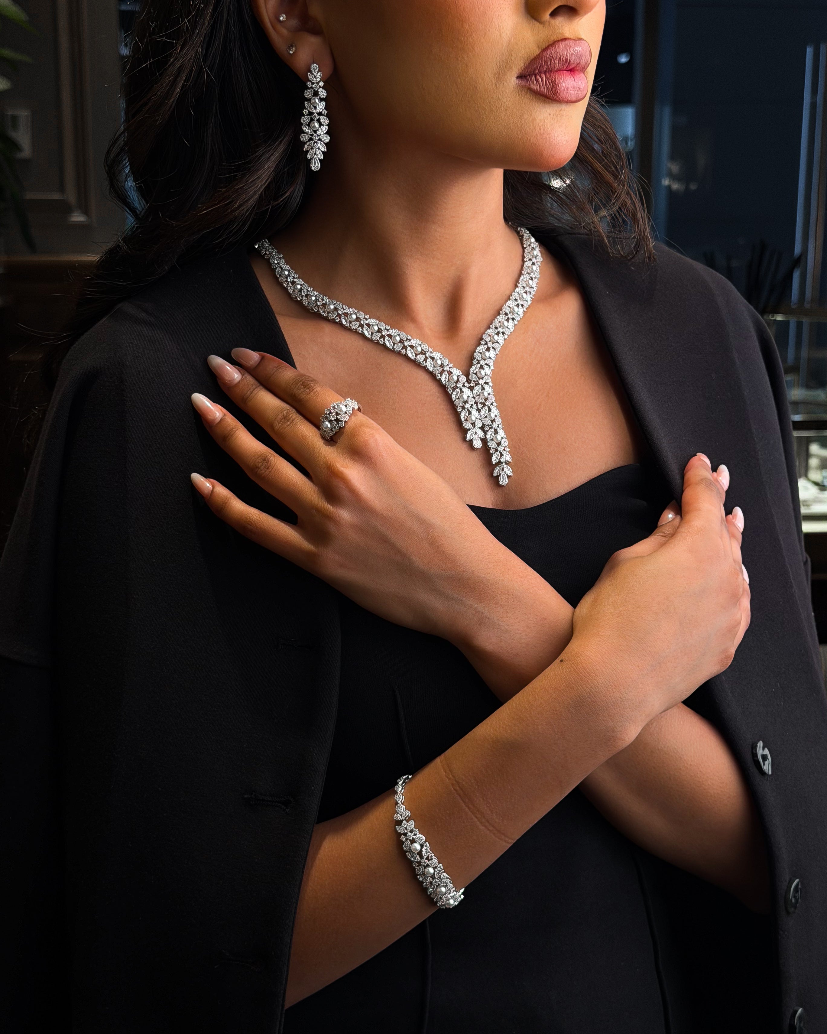 Classy Elegant Pearl Set