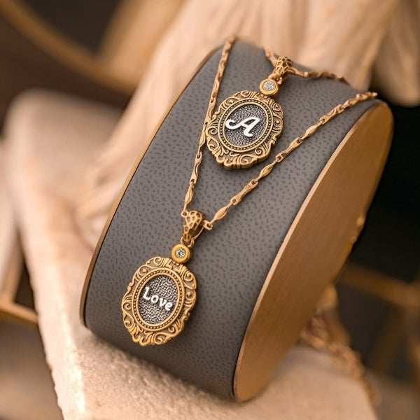 قلادة الاحرف