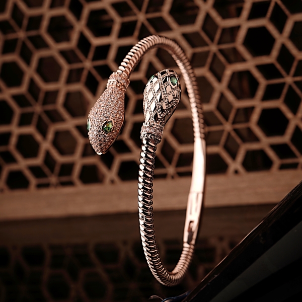 طقم سيربنتي