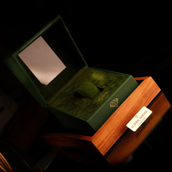 Classic salmon diamond